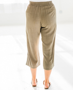 Load image into Gallery viewer, Hepburn Linen Cropped Pants
