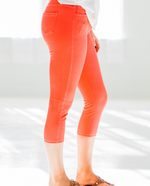 Load image into Gallery viewer, Quintessential Spring Jeggings in Coral
